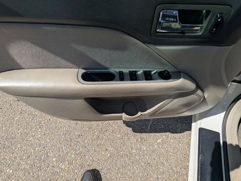 Used 2012 Ford Fusion Hybrid FWD image 13