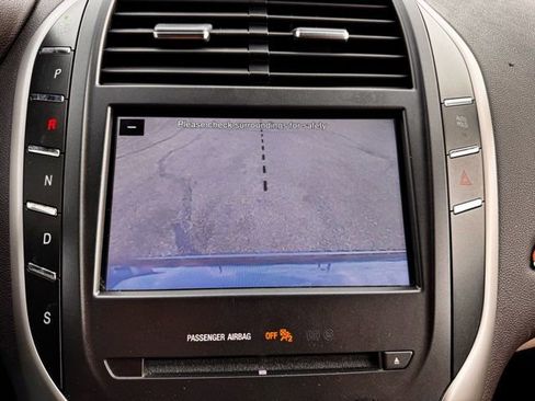 Used 2018 Lincoln MKC Select w/ Select Plus Package AWD/4WD image 17
