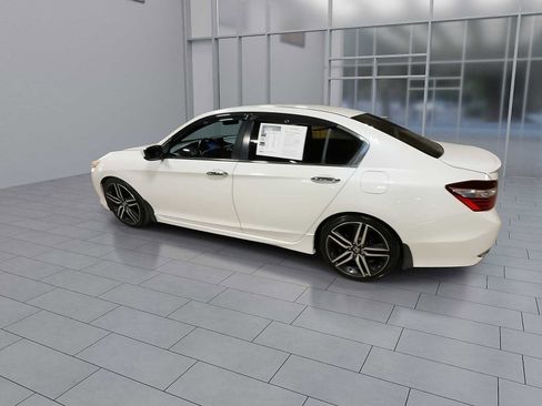 Used 2017 Honda Accord Sport Special Edition image 6