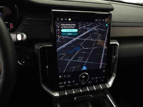 Used 2024 GMC Acadia Denali w/ Super Cruise Package image 32