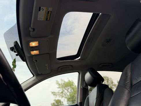 Used 2011 Honda CR-V EX-L image 16