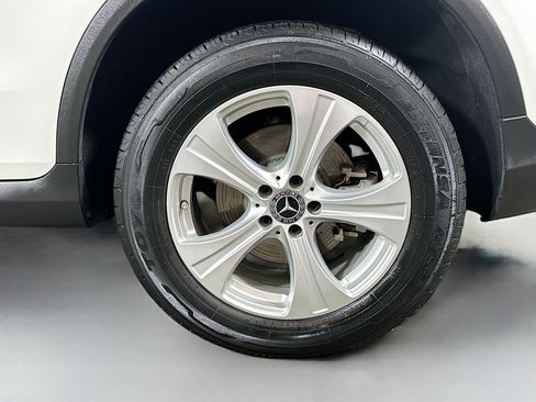 Used 2018 Mercedes-Benz GLC 300 4MATIC image 29