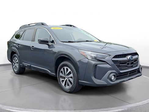 Used 2023 Subaru Outback Premium AWD/4WD image 1