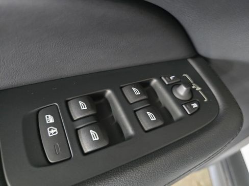 Certified 2024 Volvo V60 B5 Cross Country Plus w/ Protection Package Premier image 25