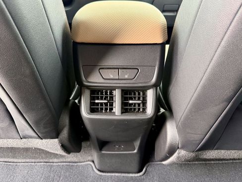 Used 2025 Chevrolet Equinox ACTIV w/ Convenience Package III AWD/4WD image 34