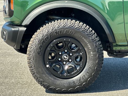 Used 2023 Ford Bronco Wildtrak image 29
