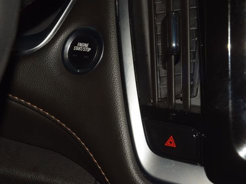 Used 2020 Chevrolet Traverse LS AWD/4WD image 32
