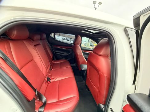 Used 2021 MAZDA MAZDA3 s image 26