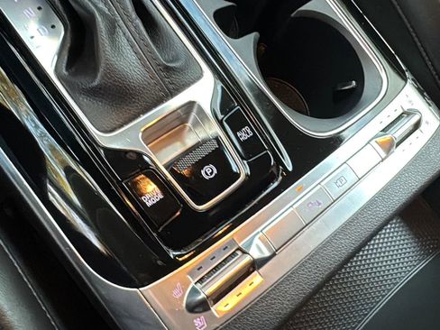 Used 2023 Kia Carnival SX image 18