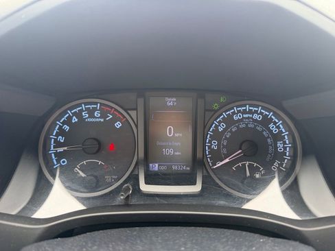 Used 2019 Toyota Tacoma TRD Sport RWD image 10