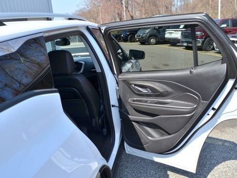 Used 2022 GMC Terrain SLT AWD/4WD image 34