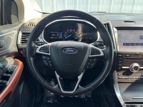 Used 2019 Ford Edge Titanium w/ Equipment Group 301A AWD/4WD image 21
