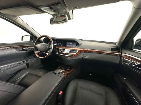 Used 2011 Mercedes-Benz S 550 4MATIC image 2