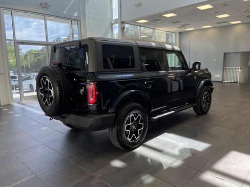 Used 2024 Ford Bronco Outer Banks AWD/4WD image 10