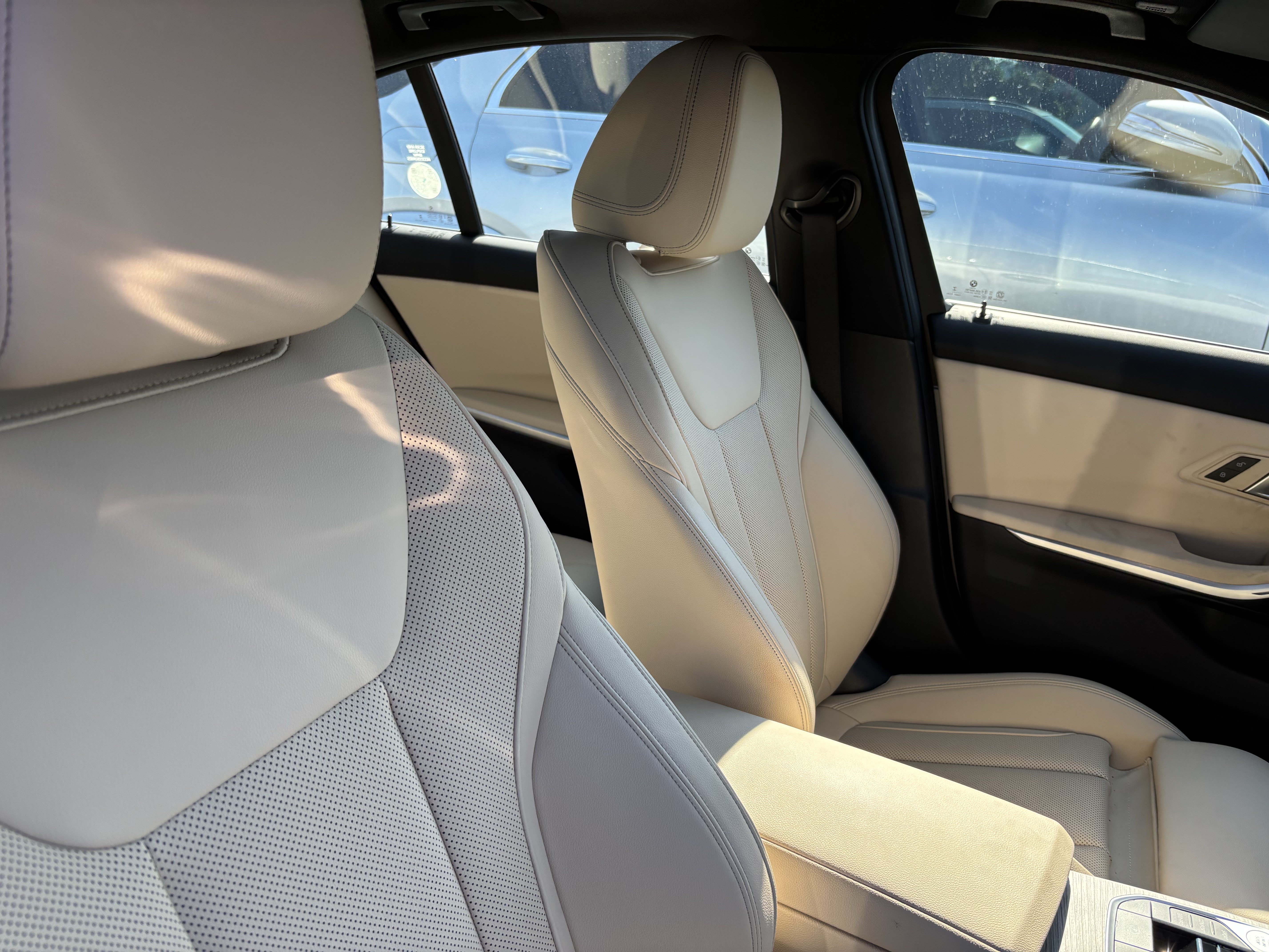 Certified 2025 BMW 330i Sedan RWD image 35