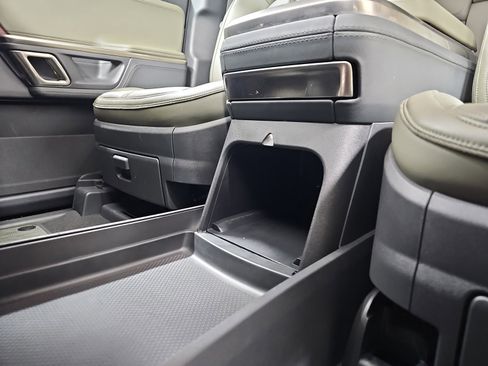 Used 2024 Rivian R1S Adventure image 33