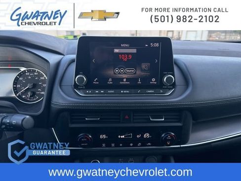 Used 2023 Nissan Rogue SV image 17