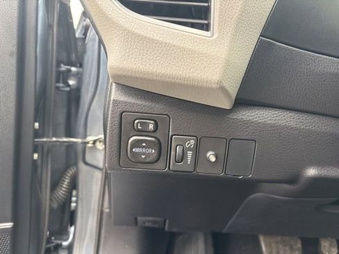 Used 2016 Toyota Corolla LE image 39