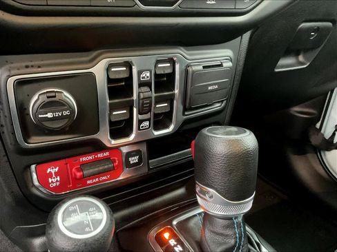 Used 2023 Jeep Wrangler Unlimited Rubicon 4xe image 27