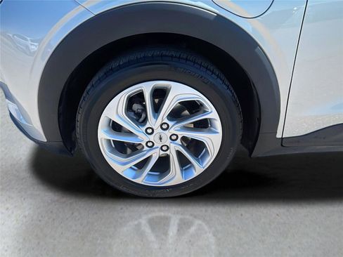 Used 2023 Chevrolet Bolt EUV LT w/ Driver Confidence Package image 10