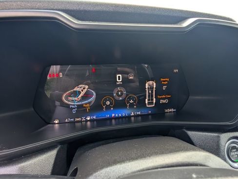 Used 2024 Chevrolet Colorado Trail Boss w/ Advanced Trailering Package AWD/4WD image 8