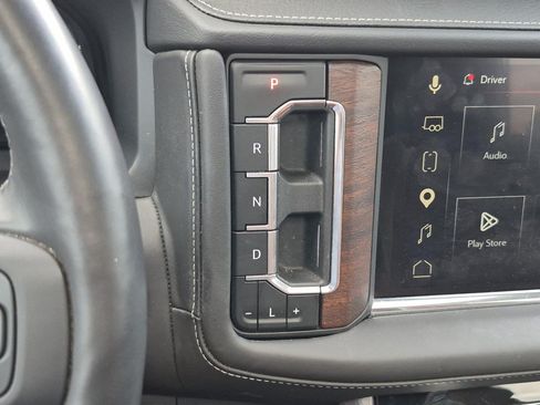 Certified 2024 GMC Yukon Denali Ultimate AWD/4WD image 31