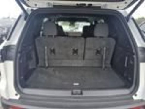 Used 2026 Chevrolet Traverse LT w/ Driver Confidence Package FWD image 24
