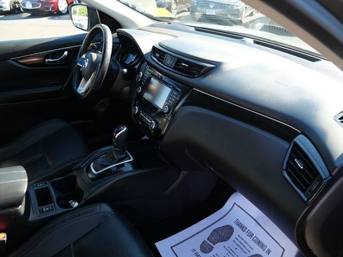 Used 2018 Nissan Rogue Sport SL w/ SL Premium Package AWD/4WD image 36