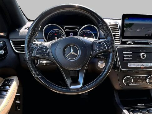 Used 2019 Mercedes-Benz GLS 450 4MATIC image 6