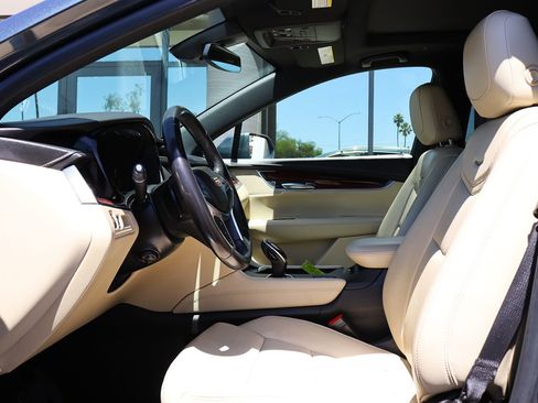 Used 2019 Cadillac XT5 Luxury FWD image 40