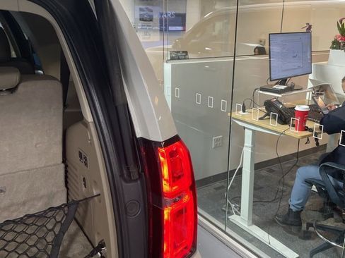 Used 2018 Chevrolet Tahoe Premier image 13