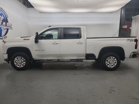 Used 2022 Chevrolet Silverado 2500 LT w/ Convenience Package image 6