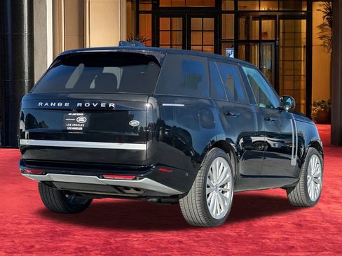 Used 2023 Land Rover Range Rover First Edition image 10