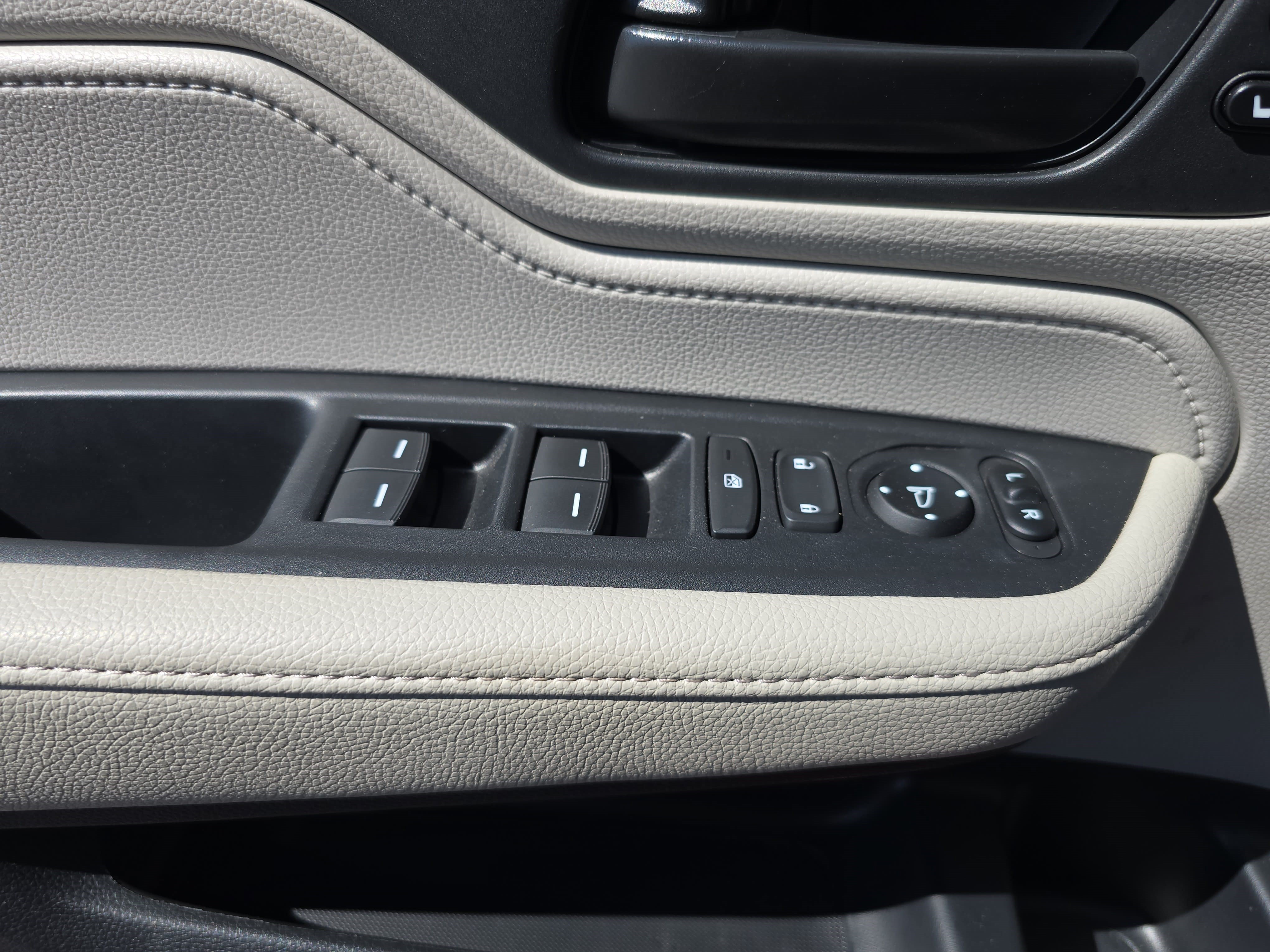 Used 2025 Honda Odyssey EX-L image 27