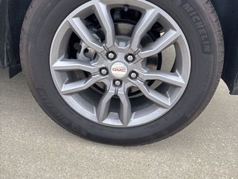 Used 2024 GMC Terrain SLT image 10