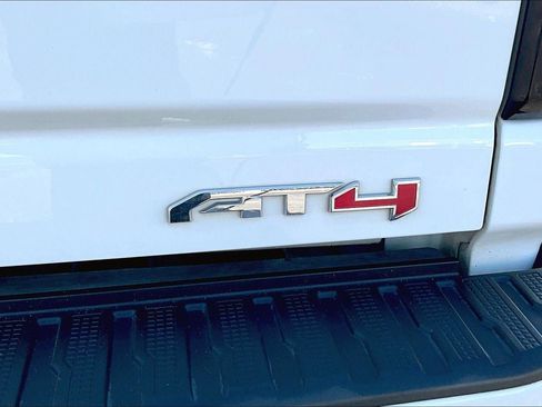 Used 2022 GMC Sierra 2500 AT4 w/ AT4 Premium Plus Package AWD/4WD image 8