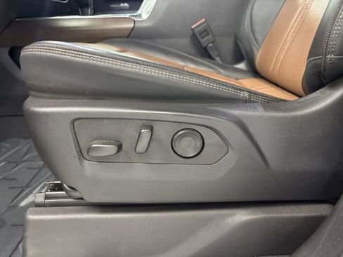 Used 2024 Chevrolet Silverado 1500 High Country w/ High Country Premium Package image 19