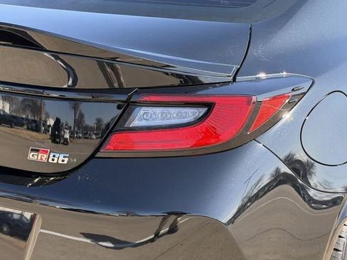 Used 2024 Toyota GR86 Premium image 7