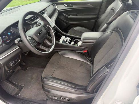Certified 2023 Jeep Grand Cherokee L Laredo AWD/4WD image 16