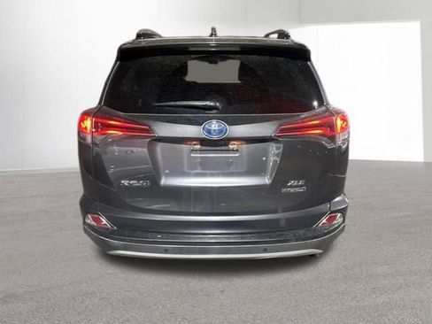 Used 2018 Toyota RAV4 XLE w/ Convenience Package image 10