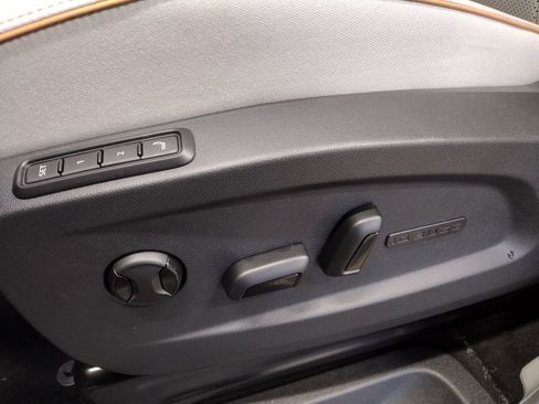 New 2025 Volkswagen ID. Buzz Pro S Plus image 23