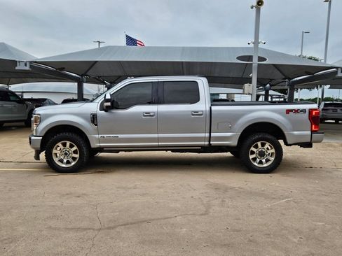 Used 2022 Ford F250 Platinum w/ FX4 Off-Road Package AWD/4WD image 7