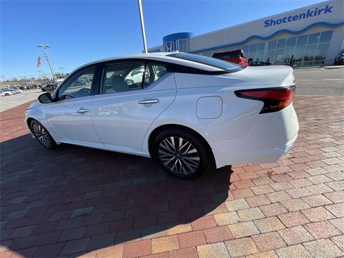 Used 2023 Nissan Altima 2.5 SV image 32