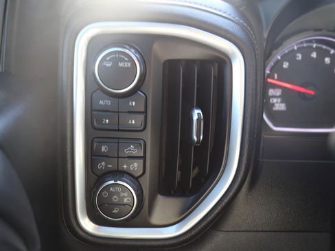 Used 2021 Chevrolet Silverado 1500 LT Trail Boss w/ Convenience Package II image 9