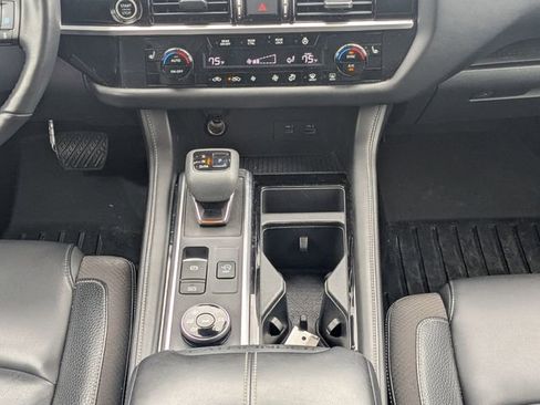 Used 2022 Nissan Pathfinder SL w/ Cargo Package image 19