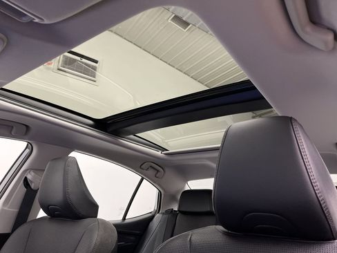 Used 2025 Toyota Camry XLE image 6