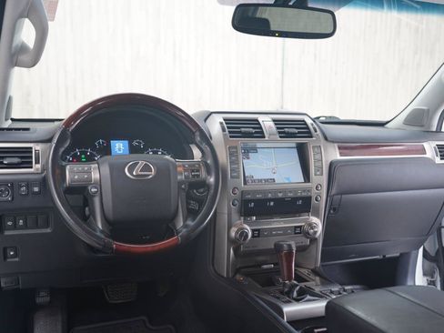 Used 2016 Lexus GX 460 w/ Premium Package AWD/4WD image 11