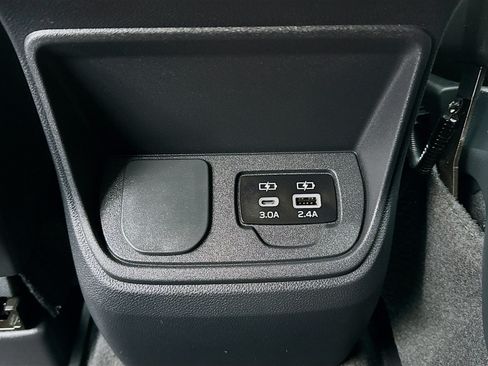 Used 2024 Subaru Ascent Premium AWD/4WD image 16