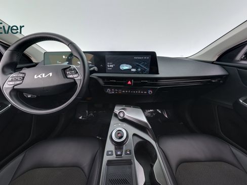Used 2024 Kia EV6 Light image 23