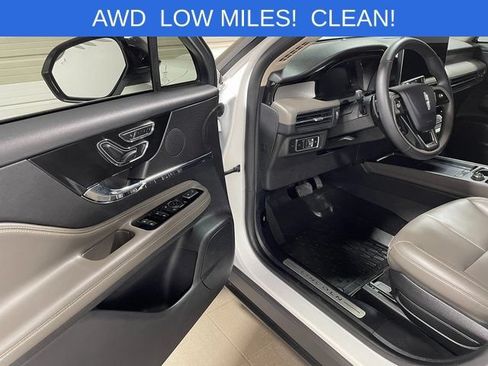 Used 2023 Lincoln Corsair AWD image 10